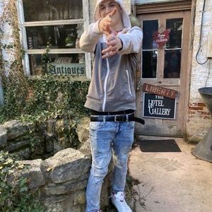 Meet your Posher, Anthony